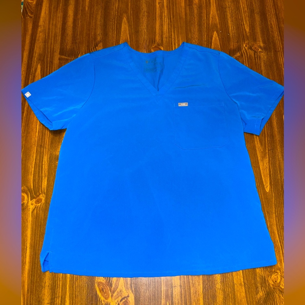 Figs Scrub top